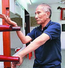 谢霆锋咏春拳被指有形无神