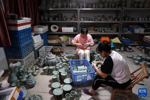 图片故事 与泥相伴制 善器 一片匠心育 天青